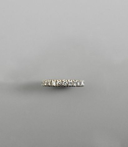 null Alliance en or gris, 750 MM, soulignée de diamants, 1 carat environ, taille...