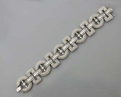 null Bracelet formé d'éléments ronds et rectngulaires d'or gris, 750 MM, finement...