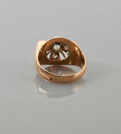 null Yellow gold ring, 750 MM, set with diamonds with gold arches, circa 1940, size:...