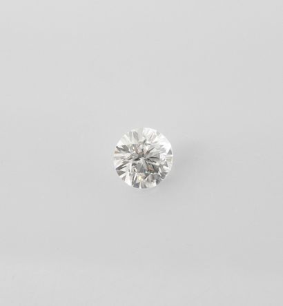 null 
Bague solitaire en or gris 750MM et, platine 900 MM, ornée d'un diamant taille...