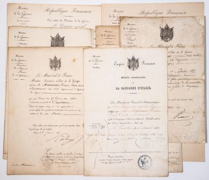 MILITARIA. CÔTE D'ÔR. File of the military...