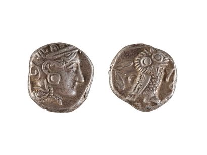 ATTIQUE ATHENES
Tetradrachme
A/ Tête d’Athéna à droite
R/ Chouette
393-300 avant J.-C.
Argent 16.97 gr