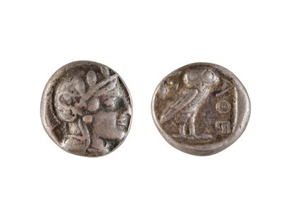 ATTIQUE ATHENES
Tetradrachme
A/ Tête d’Athéna à droite
R/ Chouette
Argent 16.68 gr
Monnaie douteuse, probablement faux XIXème