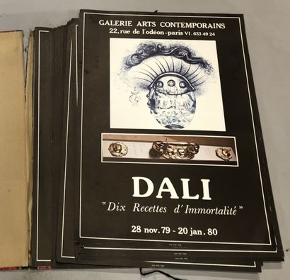 Fort lot d’affiches d’exposition Dali (environ...