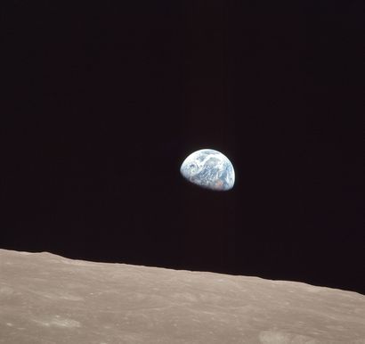 NASA NASA. GRAND FORMAT. Vue historique du 1er levé de Terre observé par l'Homme...