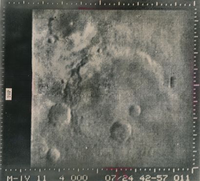 NASA NASA. Rare. Première photographie historique zénitale du sol de la planète MARS...