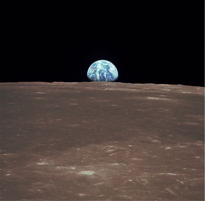 NASA Grand Format. Apollo 11. Rare "levé de Terre" depuis le module de command Apollo...