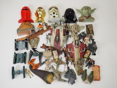 null STAR WARS

Large lot of loose toys, including Vintage Kenner toys