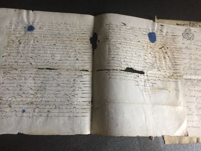  MANUSCRITS - Réunion de 3 document manuscrits sur peau de vélin d'époque XVIIe -...