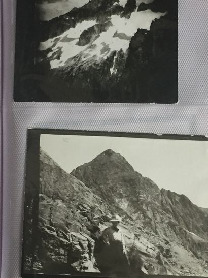 null MOUNTAIN Rare set of original photographs between 1903 and 1933 from the collection...