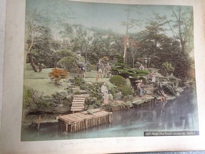 null JAPAN: Important album of 24 19th century color photographs printed on albumen...