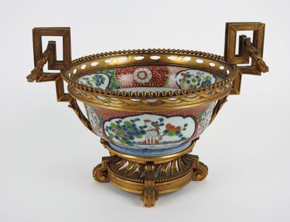 Coupe en porcelaine Imari

Chine, XIXème...