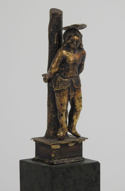 null 
Germany, 16th century
Saint Sebastian
Statuette in gilded bronze on a marble...
