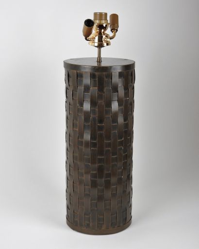null Nicolas Aubagnac (né en 1971)

Lampe de table en alliage de bronze tressé

Edition...