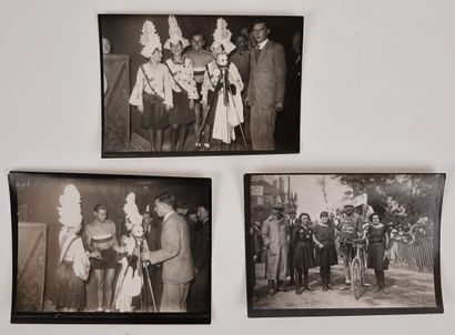 null Cycling / Les Sables d'Olonne / Les Misses. Three original press photos representing...