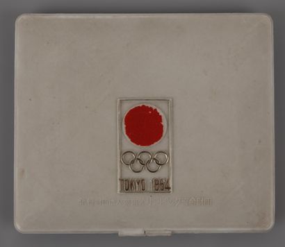 null Jeux olympique d'été / Tokyo 1964. Boîte en plastique grise avec logo officiel...