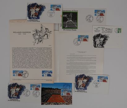 null Tennis / Roland-Garros / Fiftieth anniversary. Eight official philatelic souvenirs...