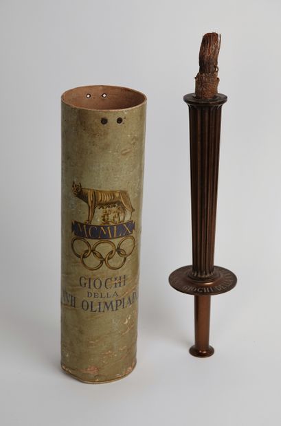 null Jeux Olympiques / été, Rome, 1960 / Torche. Cette torche officielle, en aluminium...