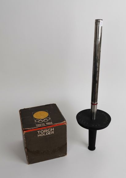 null Jeux olympiques d'été / Tokyo 1964. Torche officielle avec socle de métal noir...