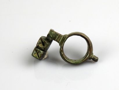 null Nice key ring


Bronze Finger size 47 4 cm


Roman period