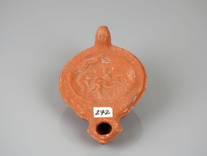 null Ancient Roman style oil lamp.Man trying to control a quadruped.


Lenv 10cm...