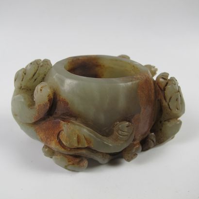 null Asia. China. Painter's cup in jade with two dragons. Nephrite celadon marbled...