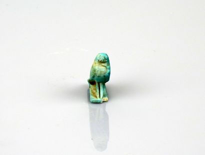 null Falcon.turquoise frit or other style Low Period.


Small misses.H :23mm.