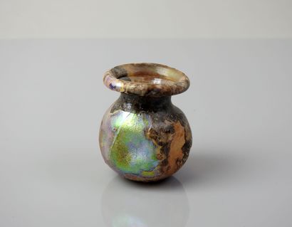 null Goblet with the body marked by ribs in hollow


Glass 5 cm


Roman period