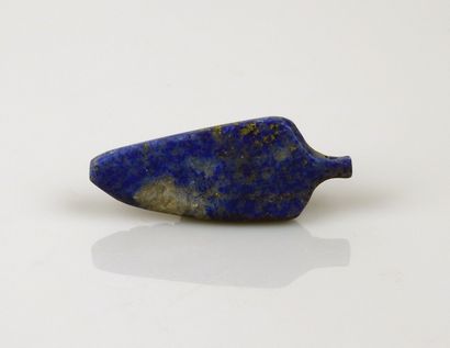 null Leaf amulet symbol of resurrection.Lapis lazuli.


2nd millennium.4 cm.