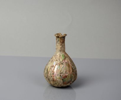 Bottle with white veined sides 
Glass 9 cm,...