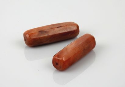 null Two large carnelian beads.Ist-IInd millennium.


Each approx 5cm.