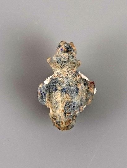 null Amulet representing a heart Ib


Lapis lazuli 1.3 cm


Egypt Late Period XXVI-XXX...
