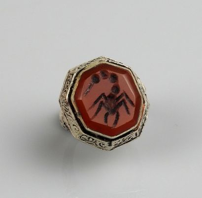 null Important ring with a scorpion intaglio


Silver low title Finger size 52


Bedouin...