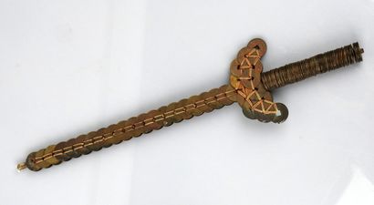 null Belle épée de mariage composé de sapèques de l’époque Ming


Laiton 45 cm


XIXème...