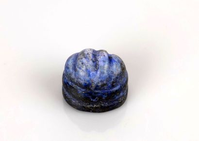 null Cachet lapis lazuli orné d’un lion stylisé style partho-sassanide.H :2cm.