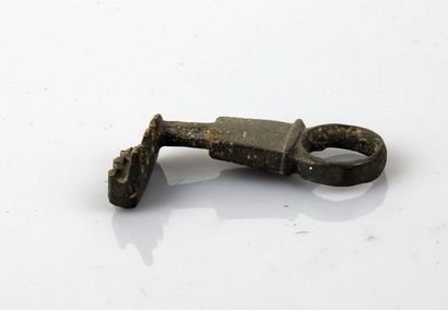 null Clé à translation avec peigne ouvragé


Bronze 4.5 cm


Période romaine
