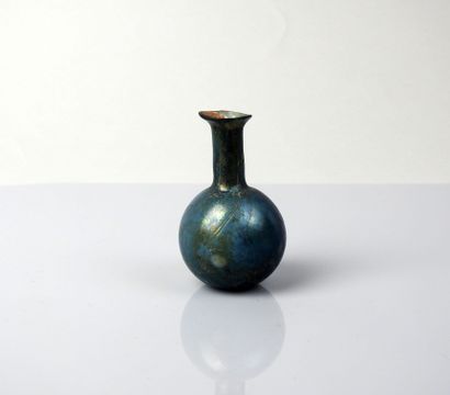 Superb vase with long neck of a very beautiful...