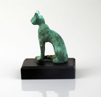 null Cat probably the Goddess Bastet.Bronze.


Saite style.7cm high.