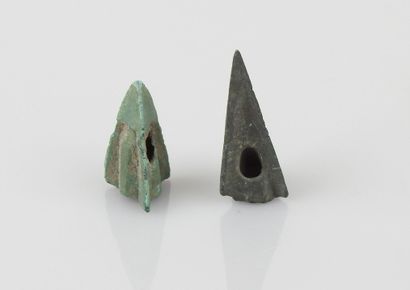 null Two arrowheads.Bronze.Greek period or other.Lenv 2,5cm.