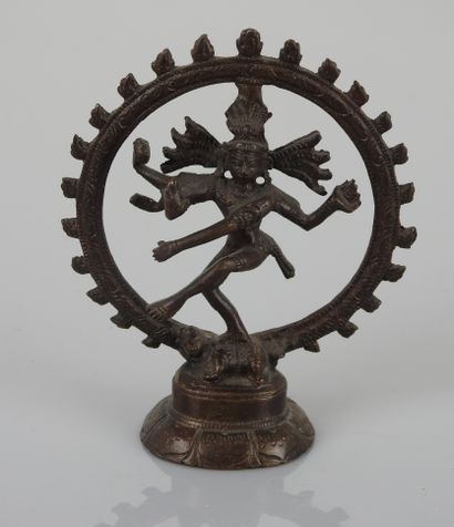 Figure.Shiva dansant dans um cerle de feu.Bronze...
