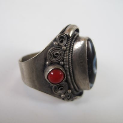 null Ring set with a Dzi magic pearl with a single eye, protective talisman. Silver...