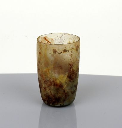 null Goblet with beautiful iridescence

Glass 8.5 cm

Roman period