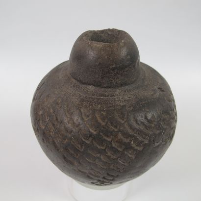null Byzantine grenade of Greek fire. Decorated piriform terracotta. L 10 cm. The...