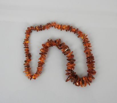null Large amber necklace.

L :36cm.