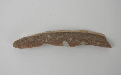 null An unusual and rare burin, flint, "La Madeleine".

Paleolithic.13cm.

Old collection,...