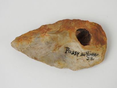 null Unusual and rare Mousterian biface.Flint.With a rare geode in the material.

"Passy...