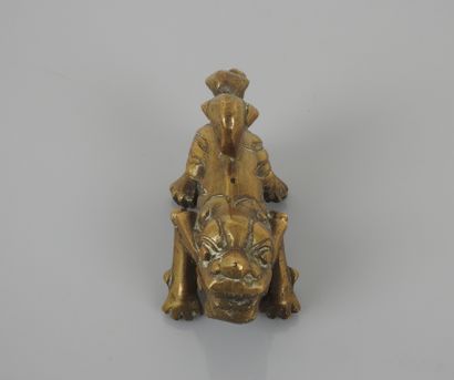 null Dog of Fô Bronze.

China or Vietnam. L :11cm.