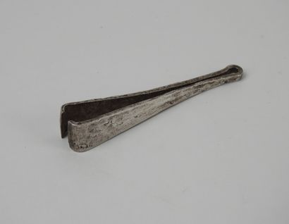 null Silver tweezers Greco-Roman period or later precious object of goldsmithery...