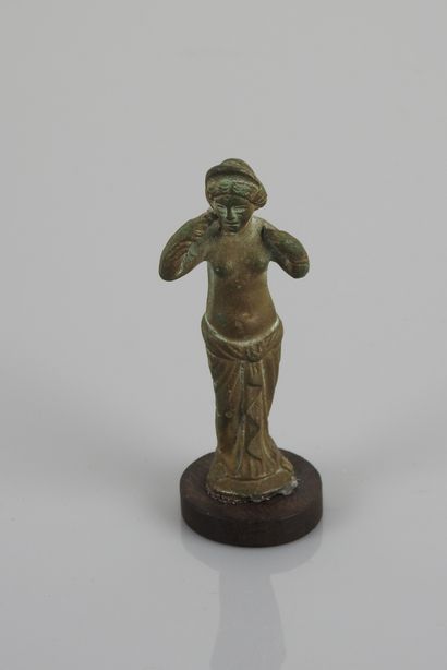 Vénus .Bronze style romain.H :7cm.