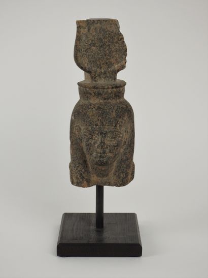 null Head of the Goddess Isis Hathor in carved stone

granitic style in the canons...